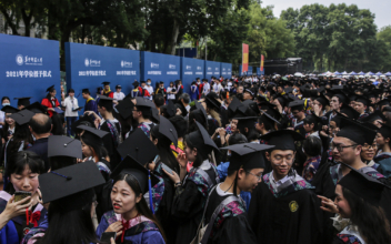 Swaths of Chinese Graduates Facing Unemployment