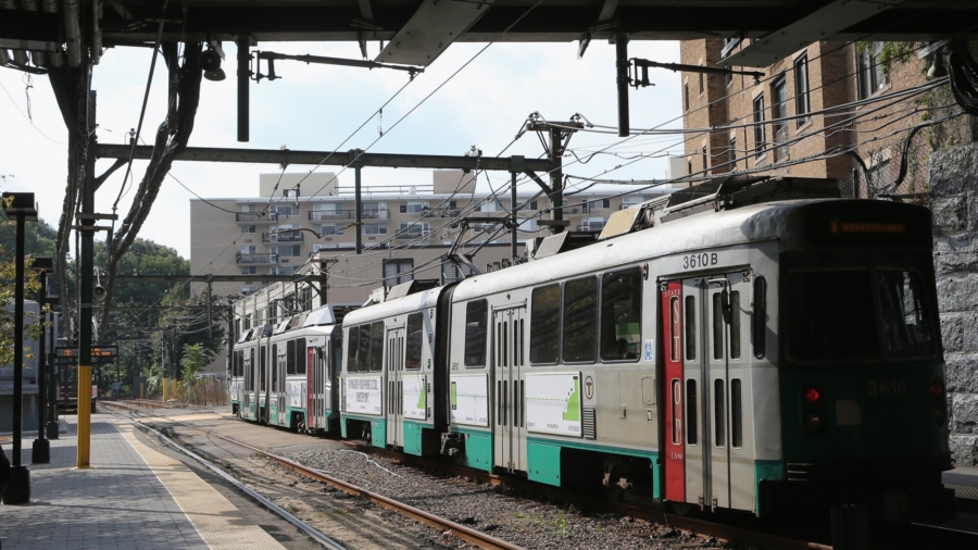 4 Workers Hurt When Boston Subway Trains Collide