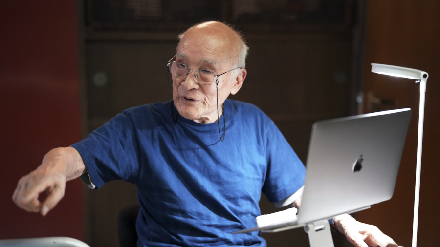Japanese Poet Continues Work at 90 Years Old