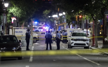 3 Dead, 11 Hurt in Downtown Philadelphia Shooting