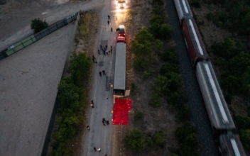 46 Suspected Illegal Immigrants Found Dead in an Abandoned Truck Trailer