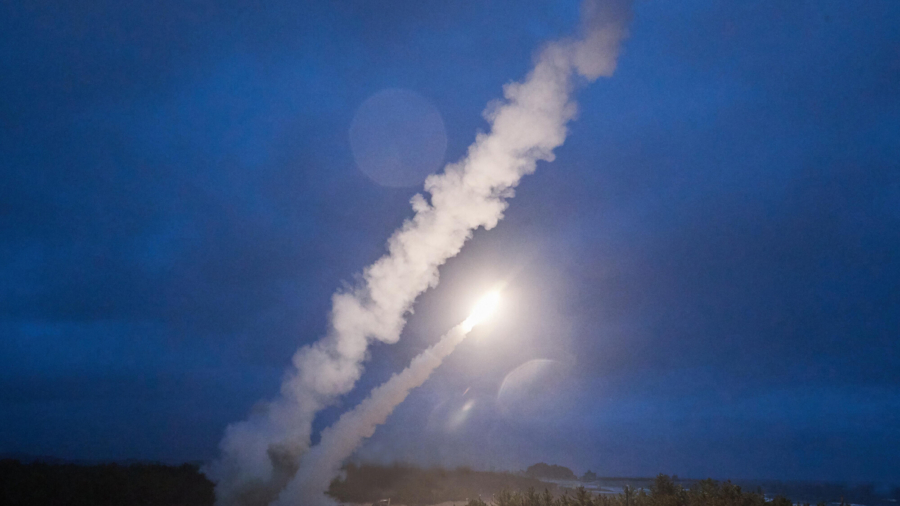 US Successfully Tests 2 Hypersonic Missiles