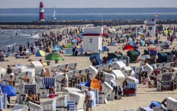 Hot Weekend for Europe, Officials Warn of Extreme Fire Risk