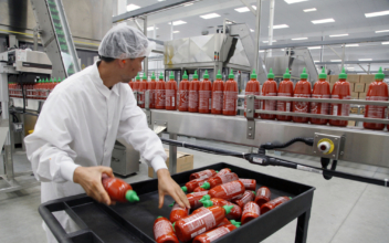 Sriracha Hot Sauce Maker Warns of Shortage
