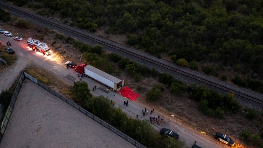 3 in Custody After 50 Illegal Immigrants Found Dead in Trailer in San Antonio, Texas