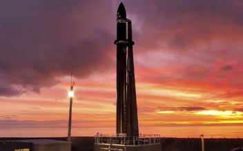 LIVE NOW: Rocket Lab‘s First Launch From US Soil