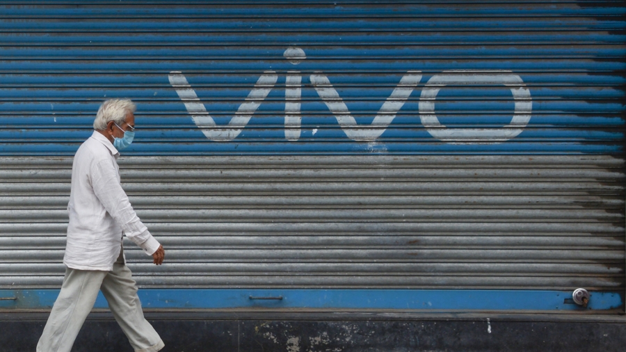 India Seizes Money Linked to Smartphone Maker