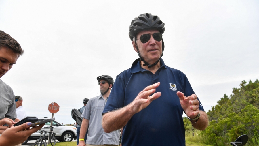 Biden Mulls Health Emergency for Abortion