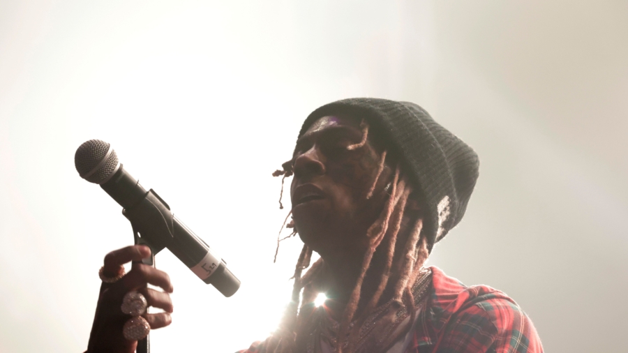 Rapper Lil Wayne Mourns Death of Officer Who Saved His Life