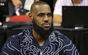 LeBron James Signs $97 Million Extension With Lakers