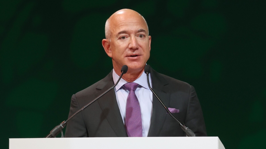 Jeff Bezos Says He’s Moving From Seattle to Miami