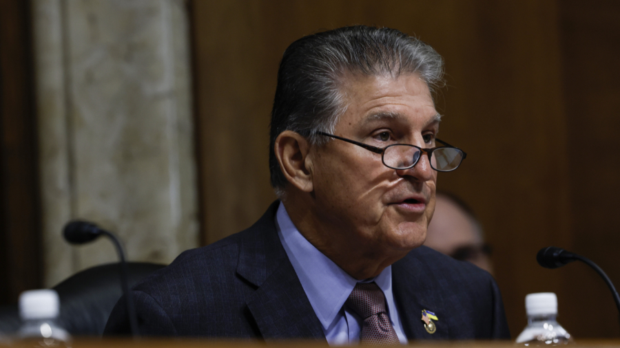 Manchin Calls on US to Bolster Energy Sector After OPEC+ Slashes Production