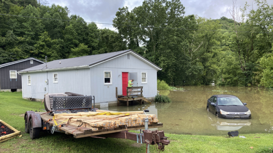At Least 25 Killed, Including 4 Children, From Flooding: Kentucky Governor