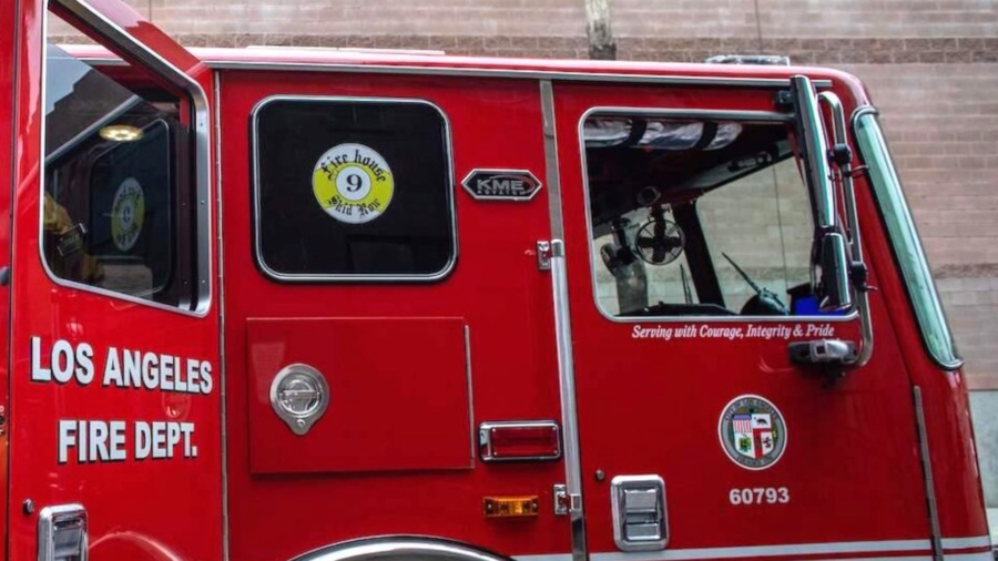 80 Firefighters Battle Massive Blaze at California Warehouse