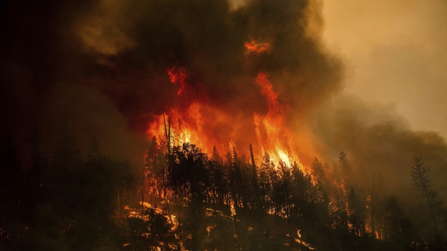 Western Flames Spread, California Sees Its Largest 2022 Fire