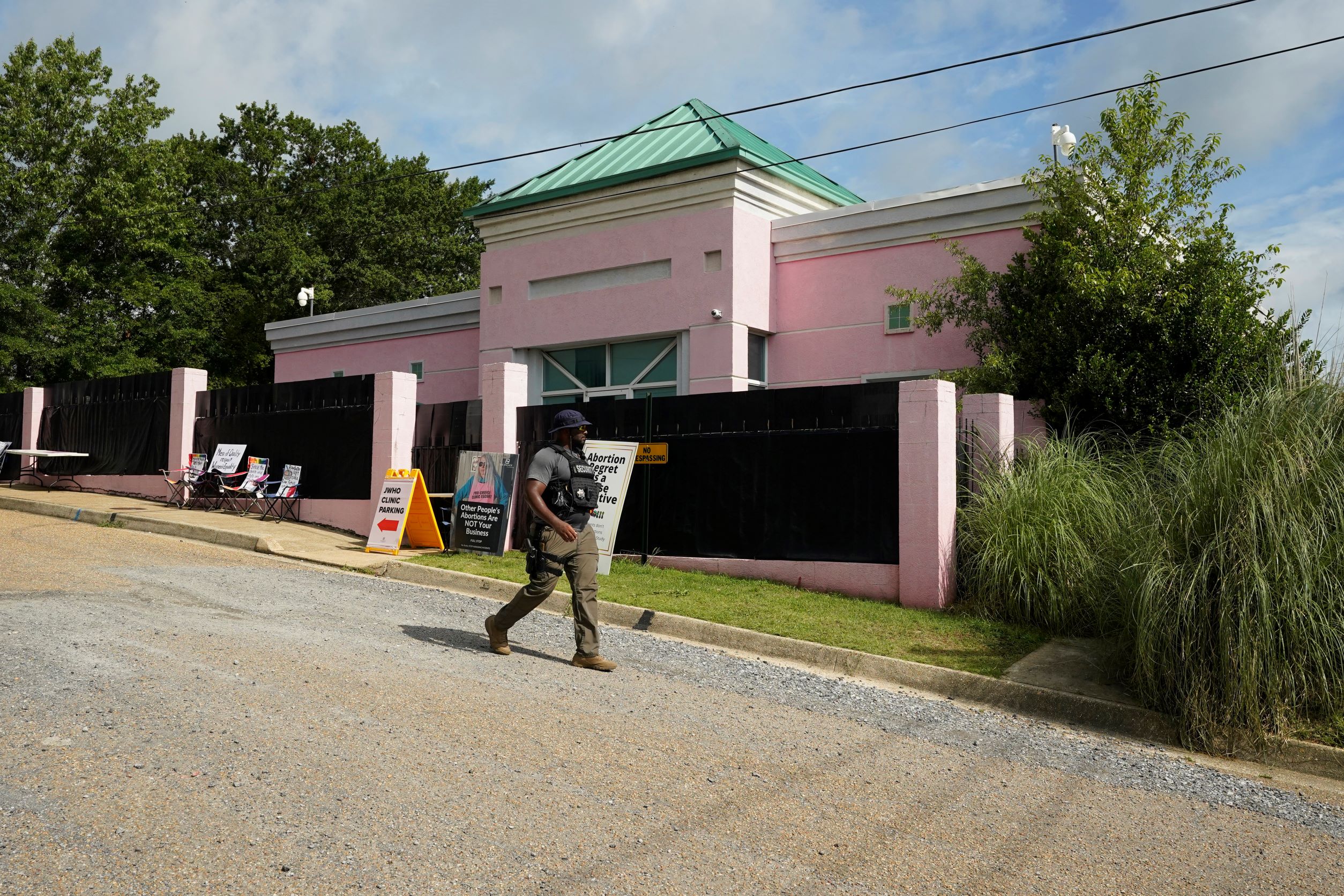 Owner: Mississippi Abortion Clinic Is Sold, Won’t Reopen