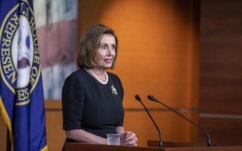 300,000 Track US Military Plane Ahead of Reported Pelosi Taiwan Visit