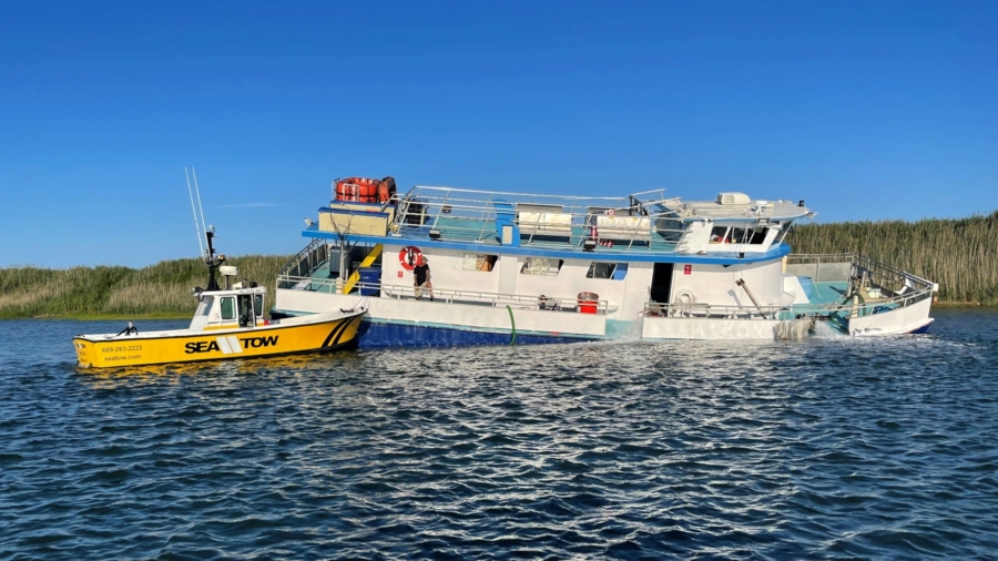 Good Samaritan Rescues 22 People From Sinking Charter Boat in NJ: Coast Guard