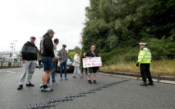 Fuel Protesters Gridlock UK Roads