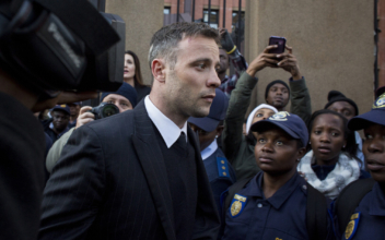 Jailed South African Paralympic Star Pistorius Met Victim’s Father