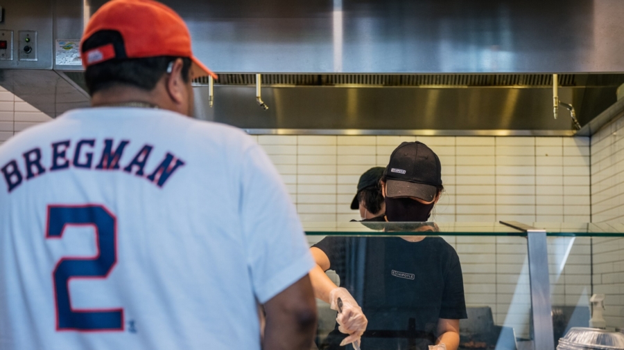 Despite New Jobs Added, 1 Million Full-Time Jobs Were Lost and People Take on Additional Part-Time Work to Deal With Inflation: Analyst