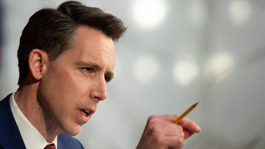 Sen. Hawley Called Transphobic for Question on Abortion