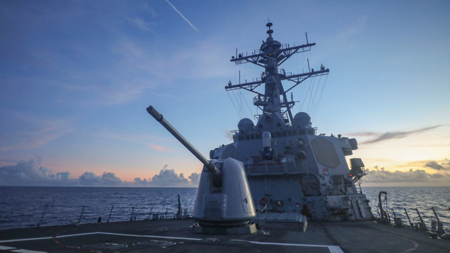 US Destroyer Sails Near Disputed Islands in South China Sea, Drawing Anger From China