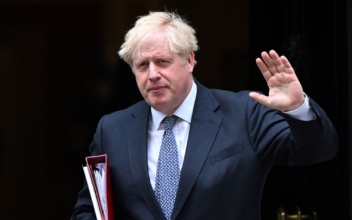 Boris Johnson ‘Right’ Stay On as Caretaker: Expert