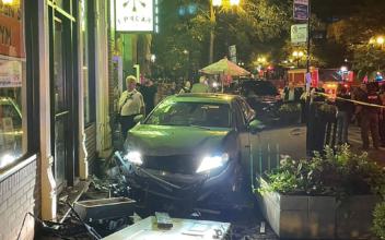 Car Jumps Curb in Downtown Chicago, Injuring 6 People, Officials Say
