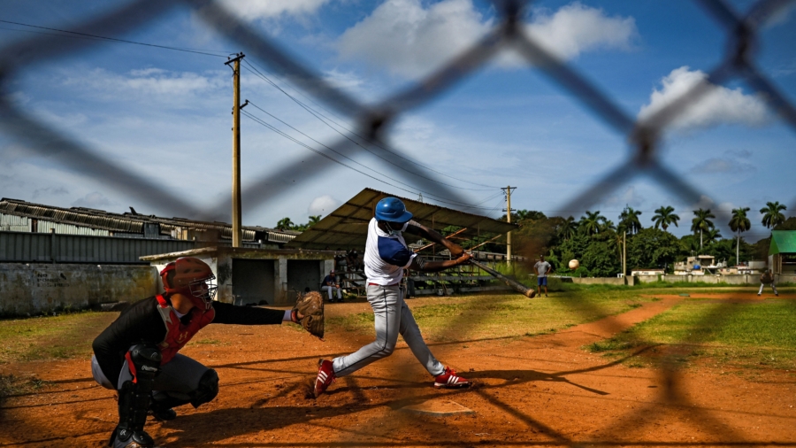 Cuban Baseball Players Leave Amid Crisis