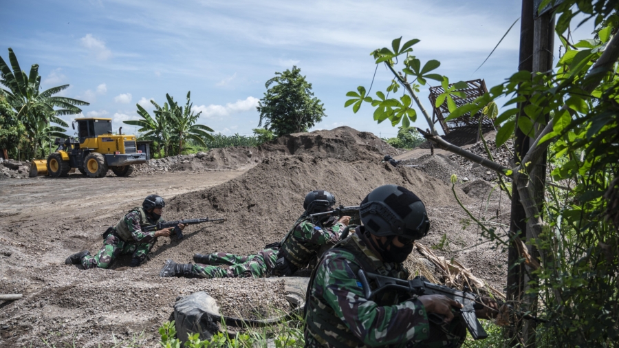 Indonesian, US Forces Hold Joint Military Drills