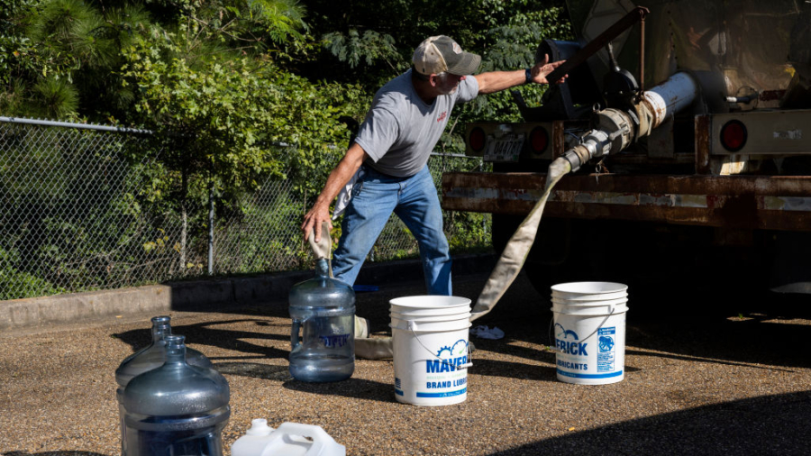Jackson Residents Face Water Crisis, Mississippi Governor Declares Emergency