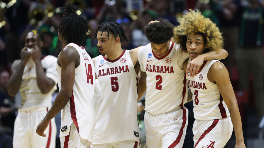 Alabama Crimson Tide Lands 6 Players on AP's Preseason All-America Team