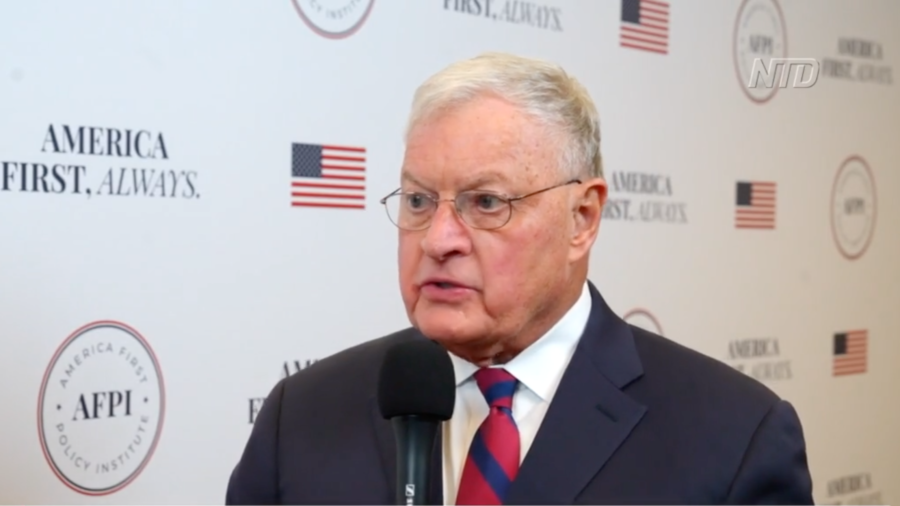 Kellogg: US Facing Lack of Leadership