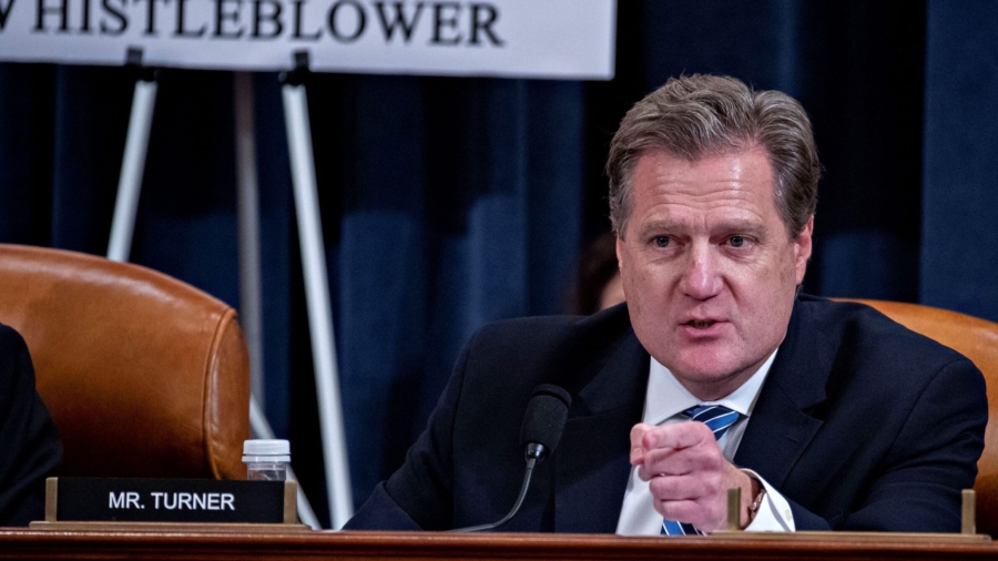 Growing Number of Lawmakers Call on Biden Administration to Release Documents on FBI Raid of Trump