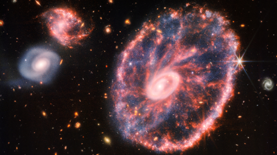 Webb Telescope Captures Cartwheel Galaxy