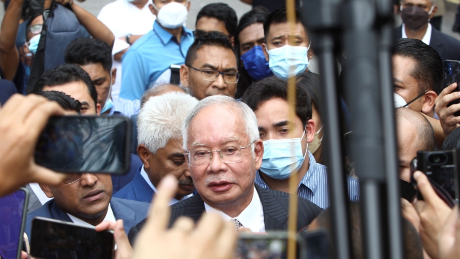 Former Malaysian Prime Minister Najib Goes to Jail After Losing Graft Appeal
