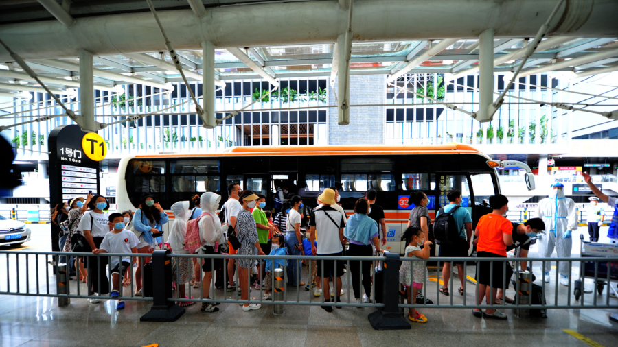 Stranded Tourists Protest at Chinese Resort Island