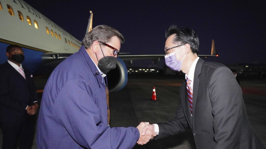 US Lawmakers Make Unannounced Trip to Taiwan 2 Weeks After Pelosi Visit