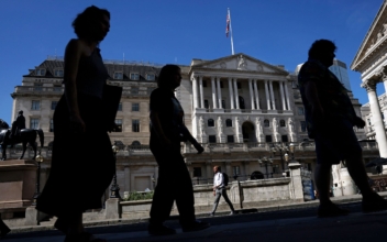 UK Sees Biggest Interest Rate Hike in 27 Years Amid Soaring Inflation, Coming Recession