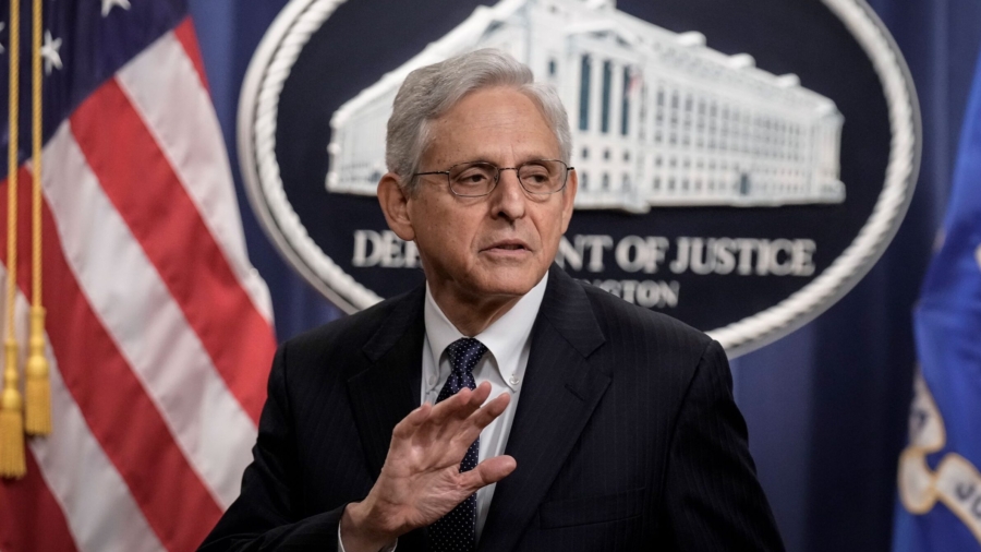 Conservative Groups Accuse DOJ of ‘Blatant Politicization’ Over FBI Raid of Mar-a-Lago