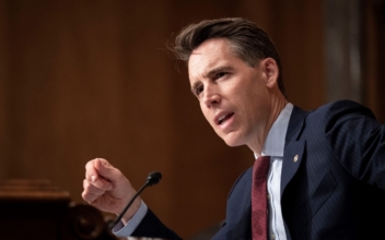 Hawley: The US Cannot Handle China and Russia at the Same Time