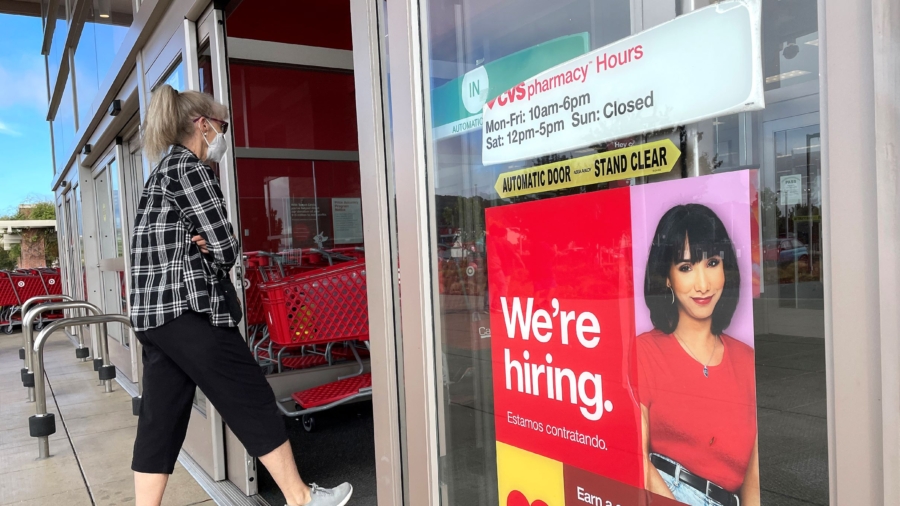 Fewer Americans Claim Jobless Benefits Last Week