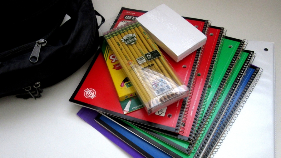 Initiative Gives School Supplies to Students