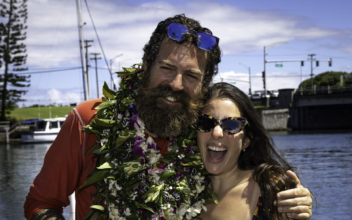 Cyril Derreumaux Reflects on Solo Kayak Trip to Hawaii