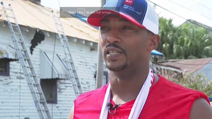 Captain America Helps Repair Roofs in New Orleans