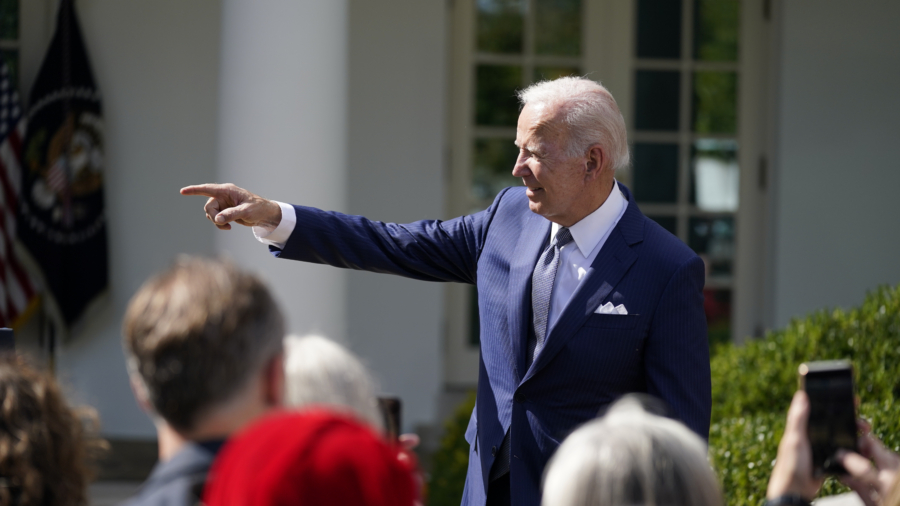 Biden Maintains Current 125,000 Cap on US Refugee Admissions