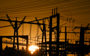California Issues Grid Emergency, Says Blackouts Possible