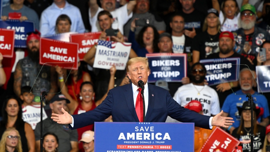 Trump and Biden Focus on Battleground Swing State of Pennsylvania Ahead of Midterms