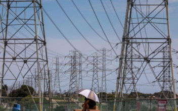 California Reports Widespread Power Outages Amid Heat Wave